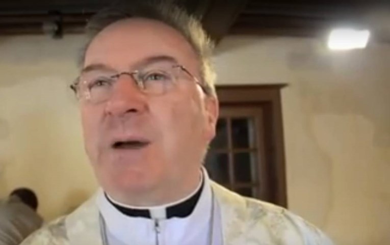 Vatikan skinuo imunitet izaslaniku u Parizu, pod istragom je zbog zlostavljanja